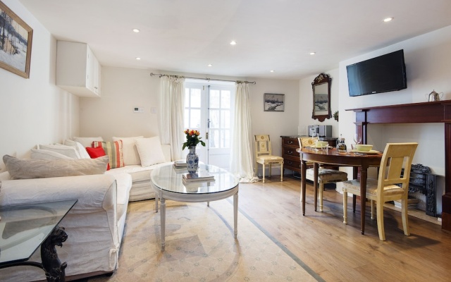 Pleasant Hackney Home by Victoria Park