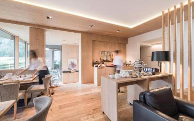 Saleghes Mountain Residence