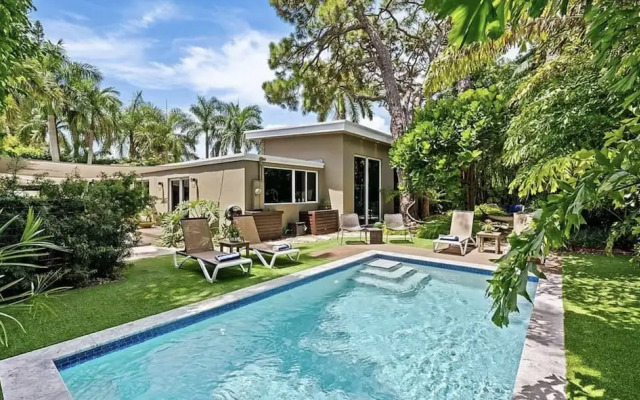 Wilton Manors Stunning Gated Oasis