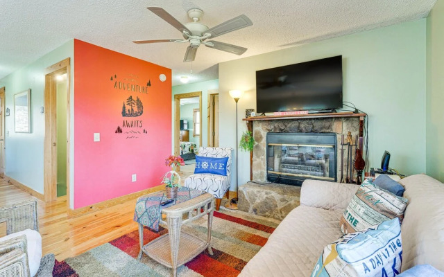 Pet-friendly Hiawassee Cabin w/ Lake Views & Sauna