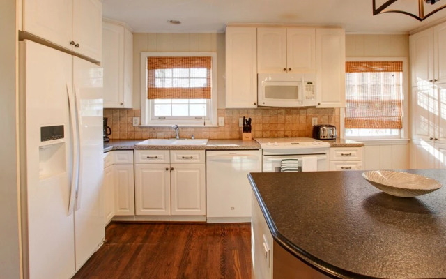 3 Bedroom, Woodlark Lane