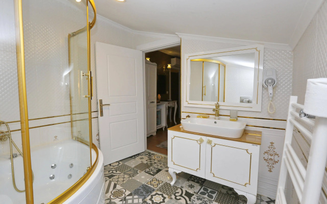Diamond Royal Hotel