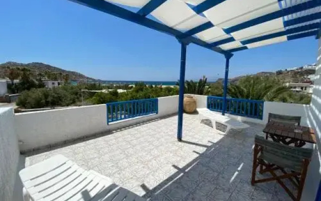 Deep Blue Rooms & Apartments