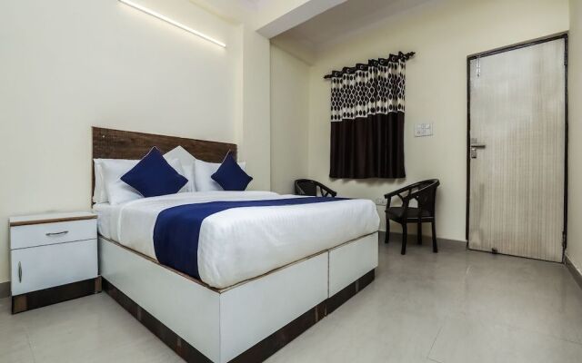OYO SilverKey 27892 Shanti Complex