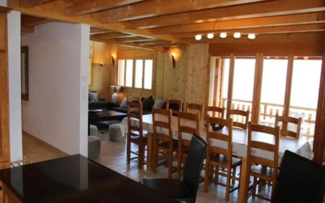 Spacious Chalet Amidst Mountains