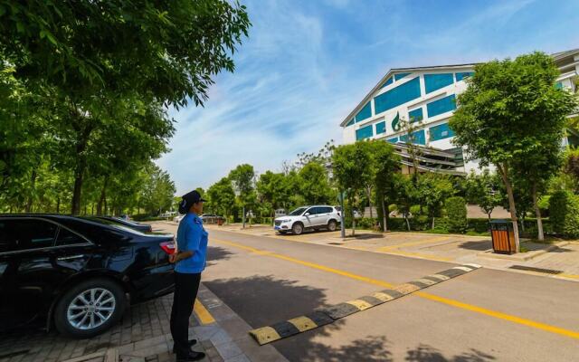 Fengxiang hot spring Hotel