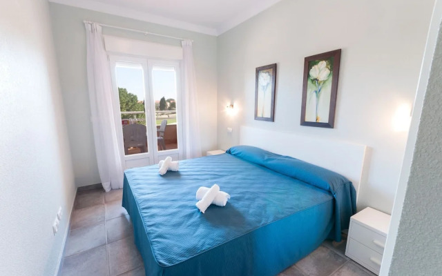 Camelot in Oliva With 1 Bedrooms and 1 Bathrooms