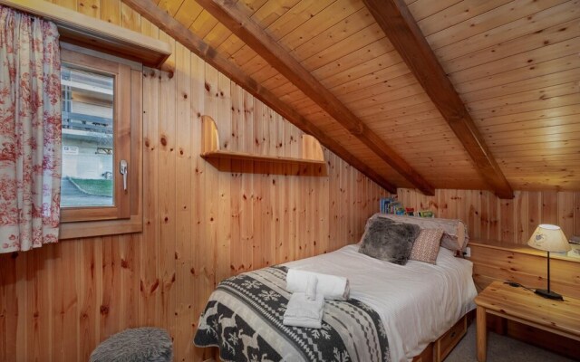 Chalet D'arbi Sauna Chalet Perfect for Families