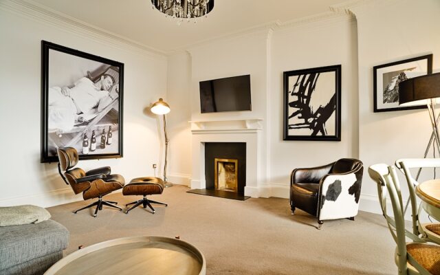 Luxury George Street Apartments: Forth Suite