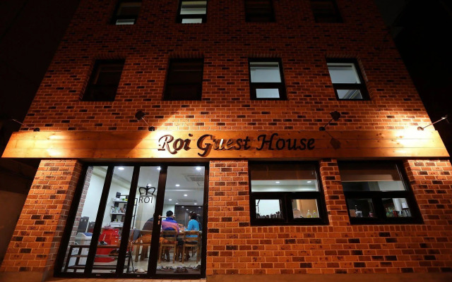Roi House