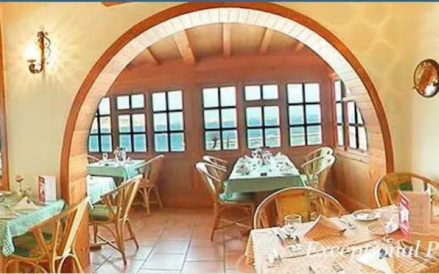 Mediterranea Hotel & Suites