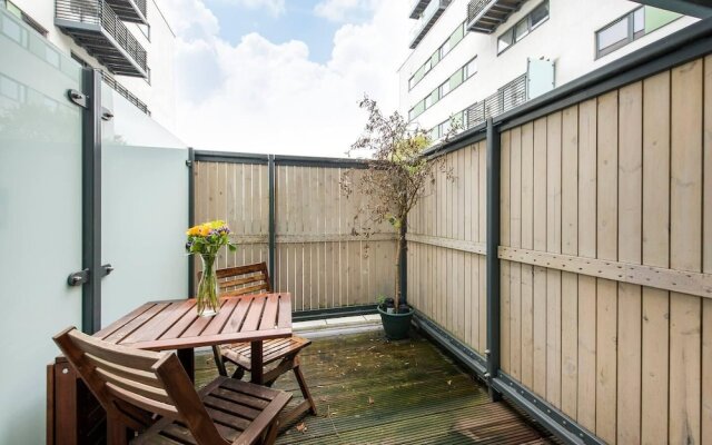 Stylish & Bright 3BR Apartment With Terrace
