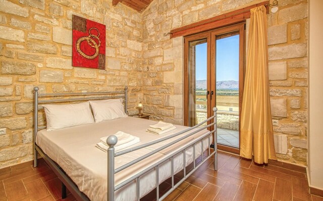 Stunning Home in Chania With Jacuzzi, Wifi and 3 Bedrooms