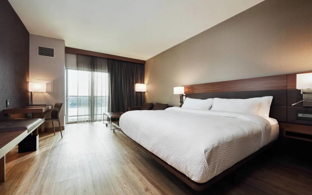 AC Hotel by Marriott Cincinnati at The Banks