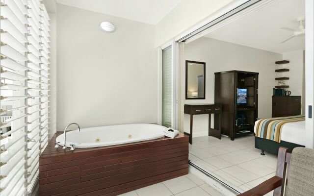 Peppers Beach Club and Spa - Palm Cove