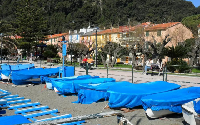 Riva: Tra 5 Terre E Portofino