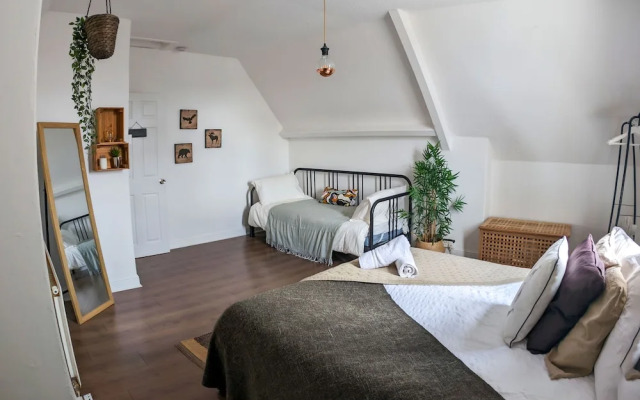 Phénix Central - Huge 3 Bed Apt.