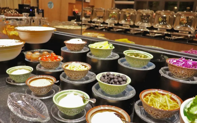 The Quarter Saphan Khwai by UHG