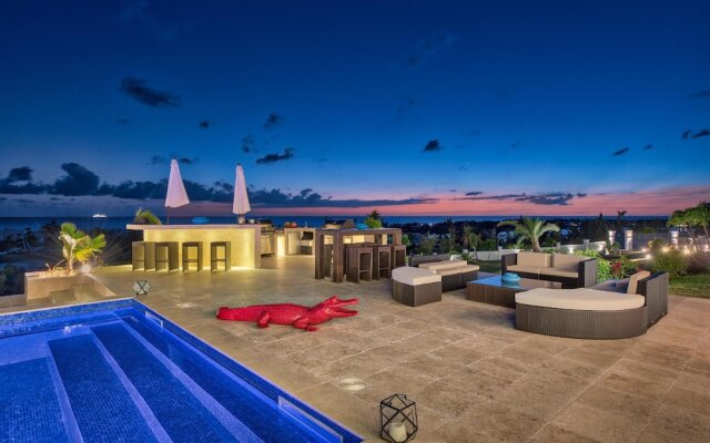 Swanky Caribbean Estate, Ocean Views, Heated Pool, AC, Free Wifi, Ping Pong, Pool Table