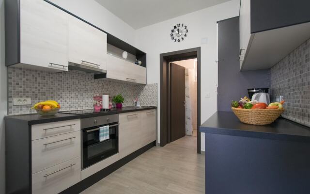 Apartments Mladenka