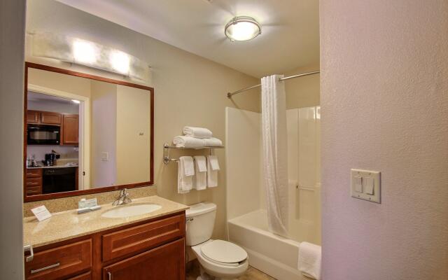 Candlewood Suites Milwaukee Airport by IHG