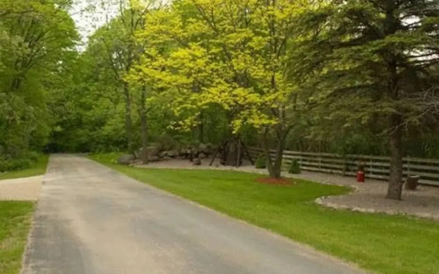 Valhalla Hillside Inn