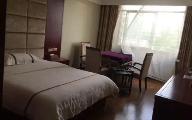 Longshan Tianyi Hotel