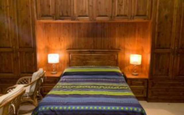 Qronfli Holiday Apartments With Swimming Pool