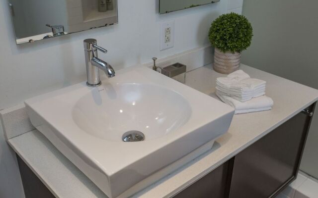 Artsy Extended Retreat Downtown Nashville