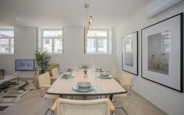 Liiiving in Porto - Luxury Beachfront Apartment VI