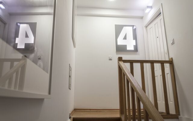 Contemporary by Apartments Alfama