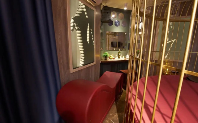 Cozi9 Theme Hotel