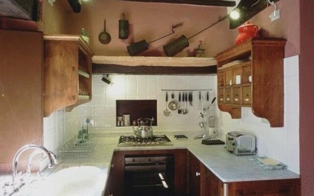 Castello Del Poggiarello Di Stigliano