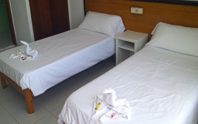 Hostal Port Corona