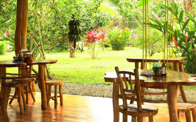 Costa Azul Lodge