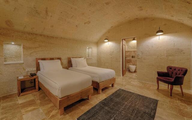 Solem Cave Suites