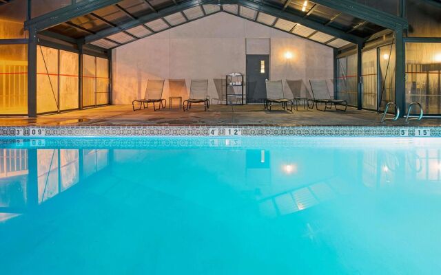 Four Points by Sheraton Englewood