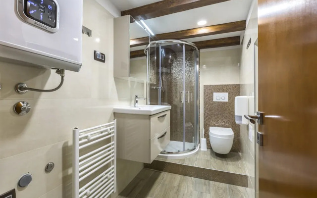 Reval Luxury Stone House Apartments