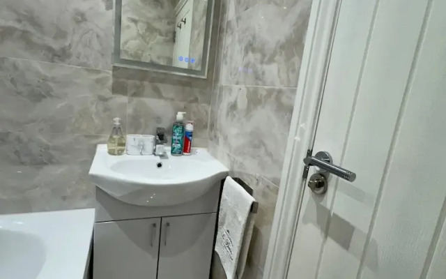 Cozy 2br-5guests-near Attractions-garden