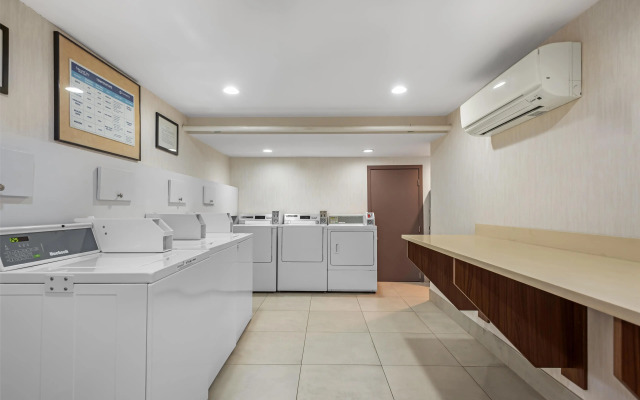 Best Western Plus Suites Downtown