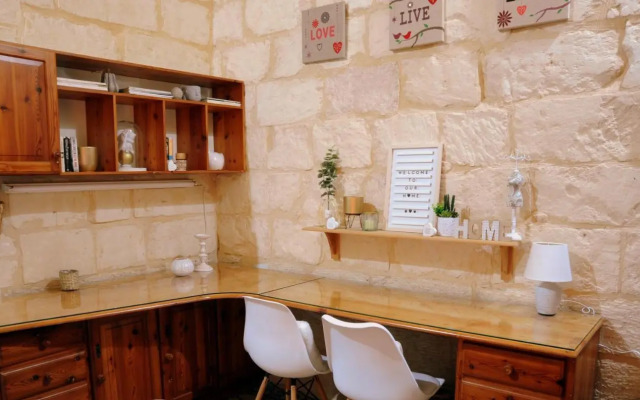 A charming and cosy townhouse in a quaint village