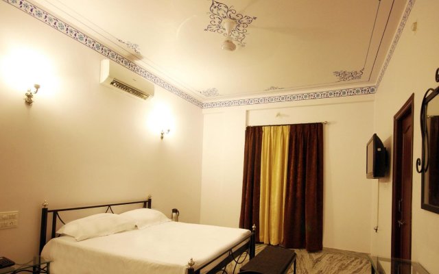Hotel Devi Palace