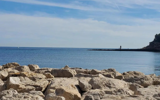 Joli Petit Studio Au Centre De Carry Le Rouet