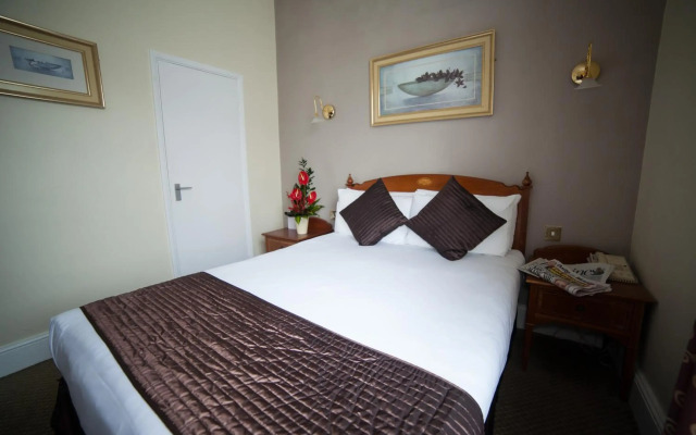 Warren Lodge Hotel
