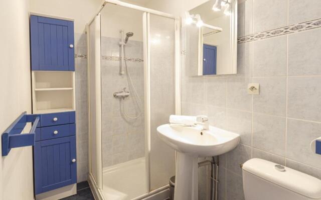 Appartement vue sur le port avec piscine commune