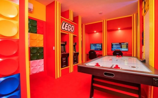 4350scene 6 Bedroom Villa