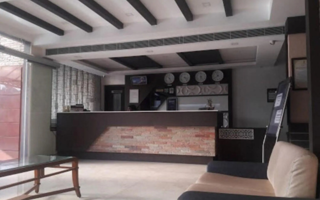 Royale Park – Lobby – Alappuzha