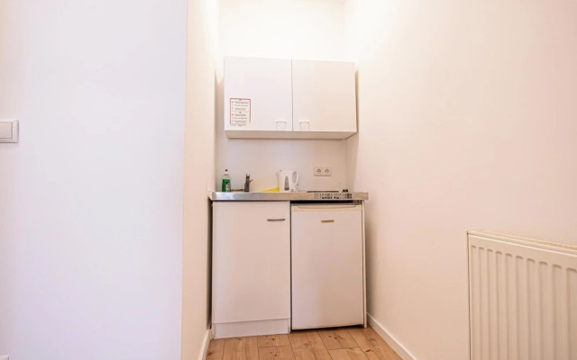 8 Studios with Terrace in Margareten