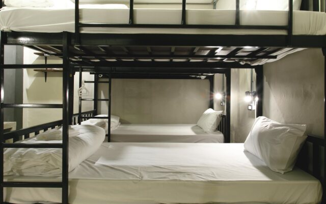 Bedtime Story at Chiang Mai - Hostel