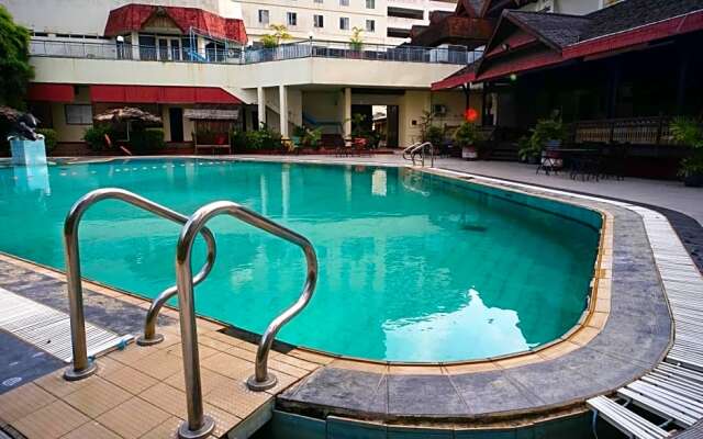 Collection O 1963 Hotel The New Benakutai